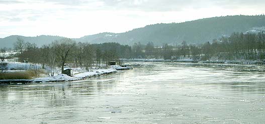Fotot taget från norr nedströms mot söder, 19 mars 2006